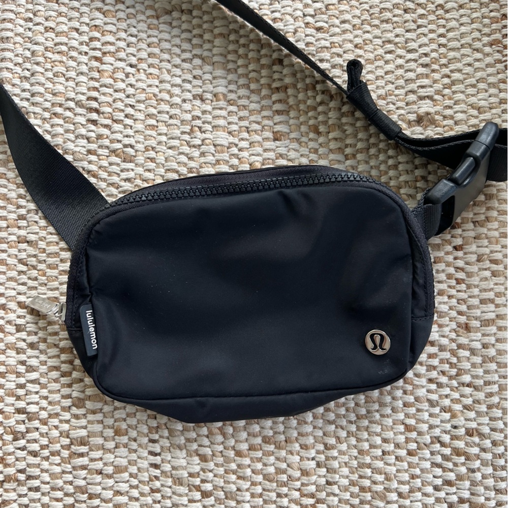 Lululemon Everywhere Belt Bag 1L